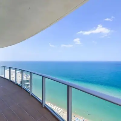 Luxury Condo with Oceanfront View in Hollywood