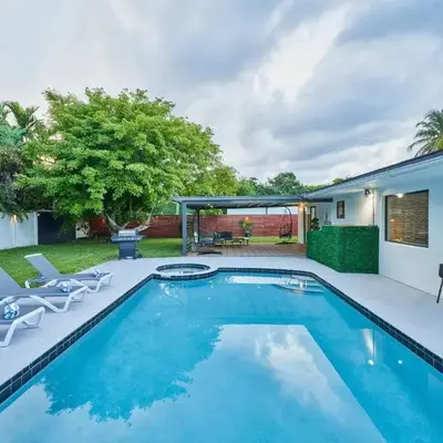 Top Location Villa at Highland Lakes Blvd BY THE GLAMHOMES