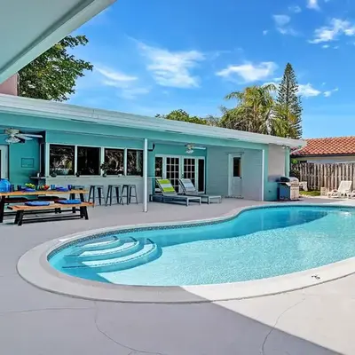 Wonderful 4BR and 3BA Villa Heated Pool near Beach