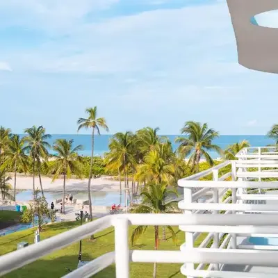 1 Bedroom with King Bed and Roof-Top Pool and Bar C503