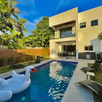 The Botanical Oasis Las Olas