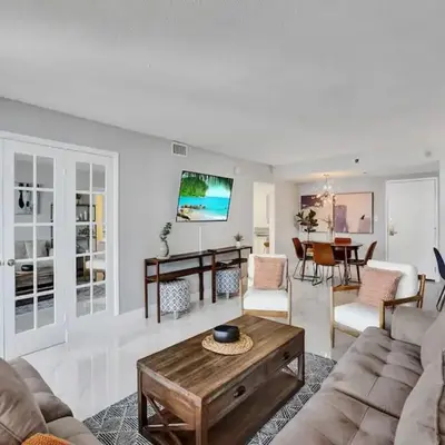 High Floor Beachfront Condo Beach Service 1509