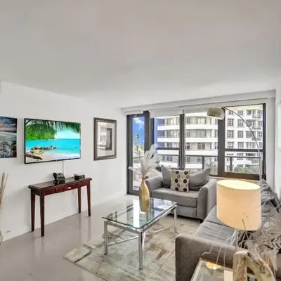 Spacious Ocean View Condo Beach Service 509