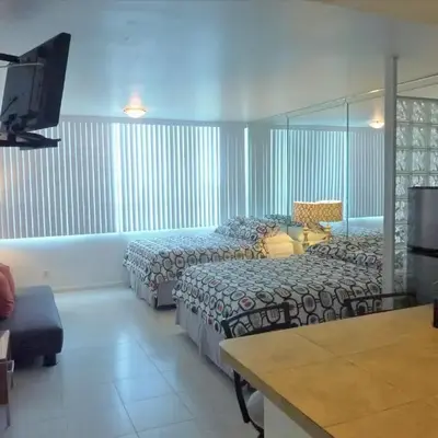 Castle 1120 Bayview Studio