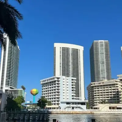 Chic Studio in Miami Sleeps 4