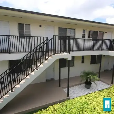 251 Airport/Top House Apartments