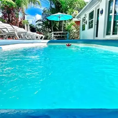 5BD House - Pool+BBQ+King beds - 3 min to beach