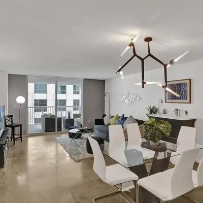 Superb Private unit Perfectly Located In Brickell