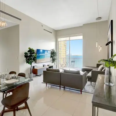 Brickell Oasis 5BR Free Parking Pool Gym and More