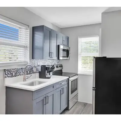 Rustic Retreats Beachy 1BR for 4 guests in the heart of Fort Lauderdale