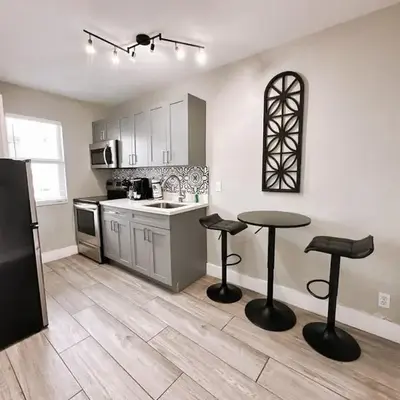 Rustic Retreats Cozy 1BR For 4 Guests Minutes From Las Olas