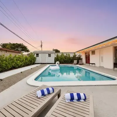 Private Pool Villa Tropical Retreat Near Beach