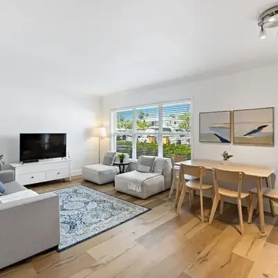Beach Apt with Waterview in Las Olas Blvd