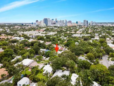 an aerial view of a city with a city skyline at Dreamy 1-bedroom apt walking distance to Las Olas in Fort Lauderdale
