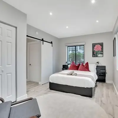Condo Right off Las Olas Steps to FTL Beach 1A