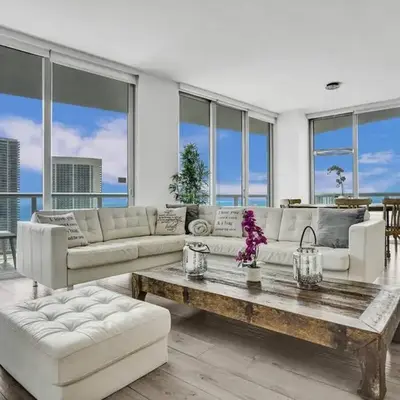 Lower Penthouse 3BD 3BA Beach Gym and Pool