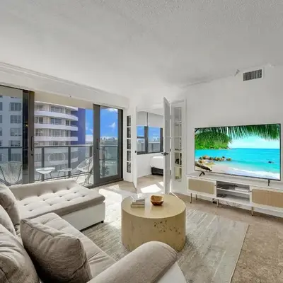 Cute Ocean View Condo Beach Service 1217