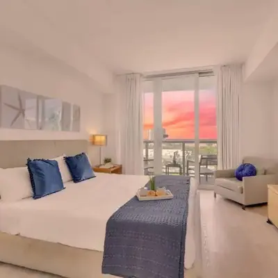 Modern 2 BR - Beachwalk Resort - Pool - Gym