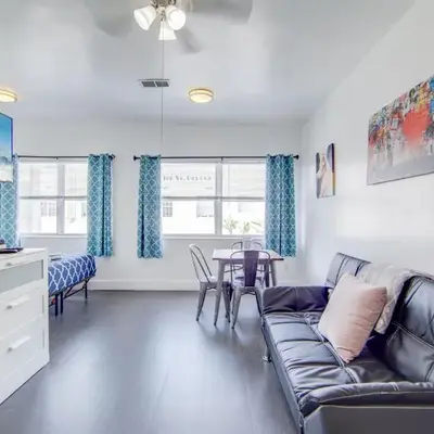 Chic Large Studio Apt Near Ocean Drive South Beach