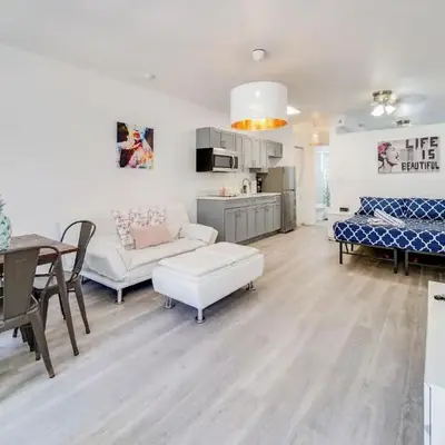 Beachside 1 b/r