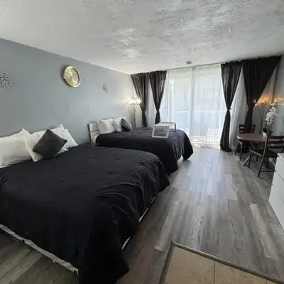 Miami Sunny Isles Beach Ocean Front Resort Condo with balcony Pool