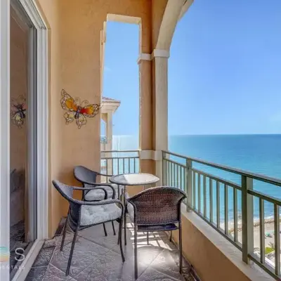 2 BR Monthly beach condo Miami