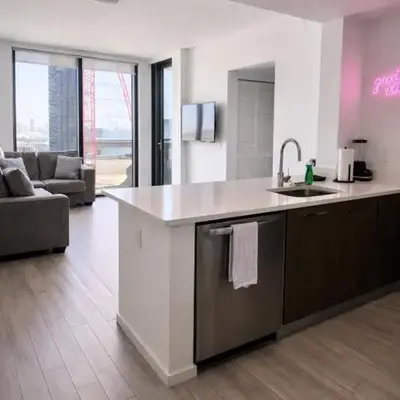 Downtown Miami 2Br 2Bath Oasis Bayside & Port of Miami Minutes Away