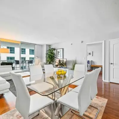 Luxe 1 BDR • 32th Floor • Brickell • Ocean Views