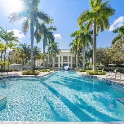 Doral Pool 1107 by Wave Properties