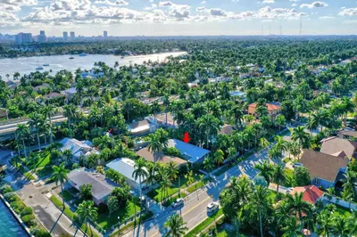 an aerial view of a city with palm trees at Walk to Beach Luxury 4BR & 4BA Villa Hollywood Lakes in Hollywood
