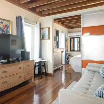 Komffy Studio Waterfront w/King Bed & Free Parking