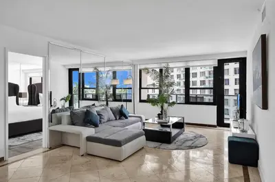 Gallery image of Cozy Miami Beach Condo Beach Service in Miami Beach