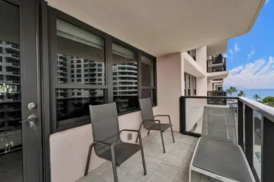 Gallery image of Cozy Miami Beach Condo Beach Service in Miami Beach