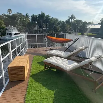 Unique Houseboat Modern and New