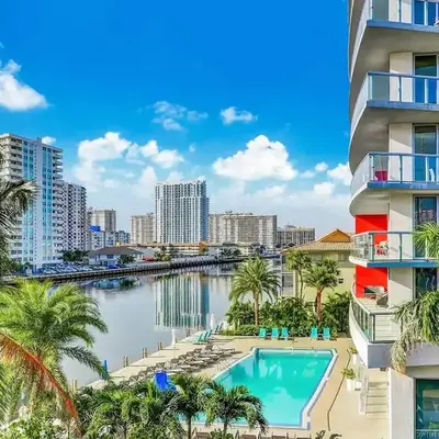 Top Floor Luxury Penthouse with Private Roof Deck