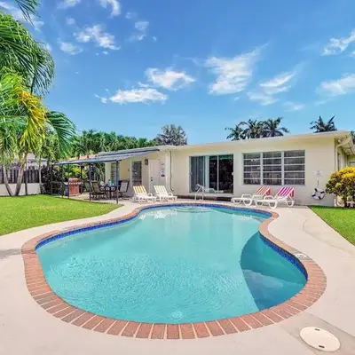 Best Area Spacious 4BR Heated Pool Mins To Beach