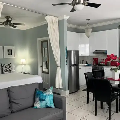 Ocean Breeze Studio With Parking By The Beach