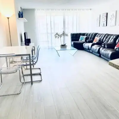 MODERN 2BR 2BA CONDO near AVENTURA! Wi-Fi! Parking