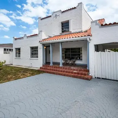 West Brickell GEM With Private Garden