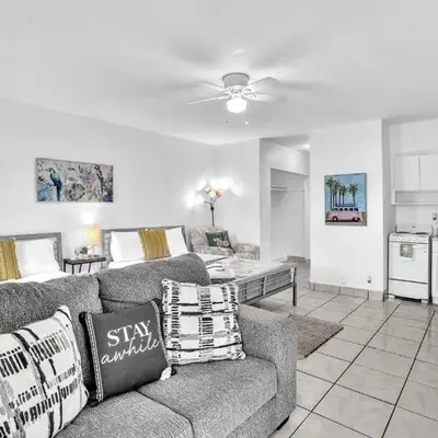 Studio Retreat With 2 Queen Beds Hollywood Blvd