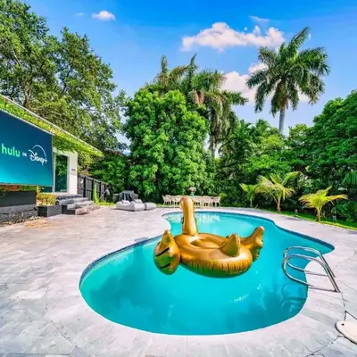 New Villa Jungle Paradise Heated Pool BBQ Soccer