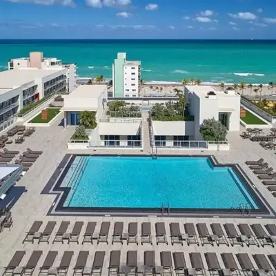 Luxury Beach Front Suite with Rooftop Pool