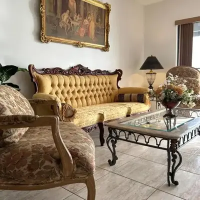Beautiful apartment with very elegant colonial decoration