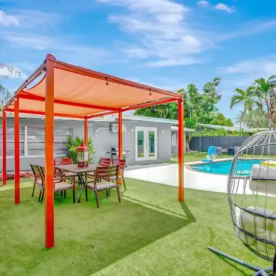 Fort Lauderdale Tropical Oasis Pool Retreat