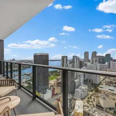 Luxury Panoramic Views - The Ultimate Downtown Getaway