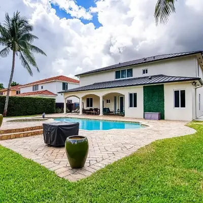 Luxury Tropical Living
