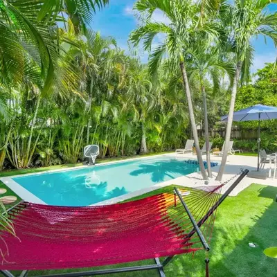 Zen Den - Heated Pool
