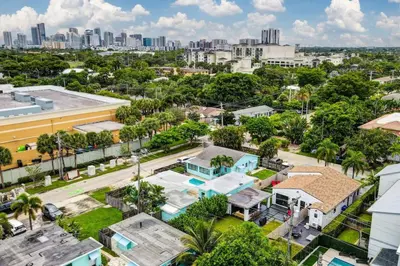 an aerial view of a city with buildings at Contemporary 3BR 3 BA Duplex, Amazing Outdoor Area in Fort Lauderdale