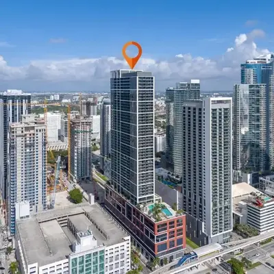 Trendy Escape with Pool Gym 24th-Floor Views