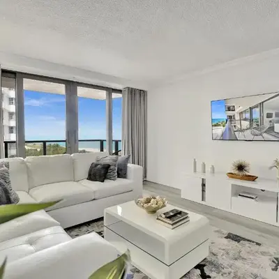 Charming Ocean View Condo Beach Service 806